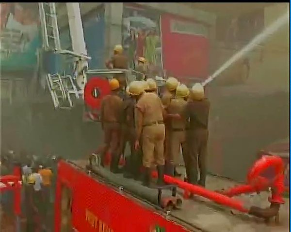 Fire breaks out at Kolkata shopping mall