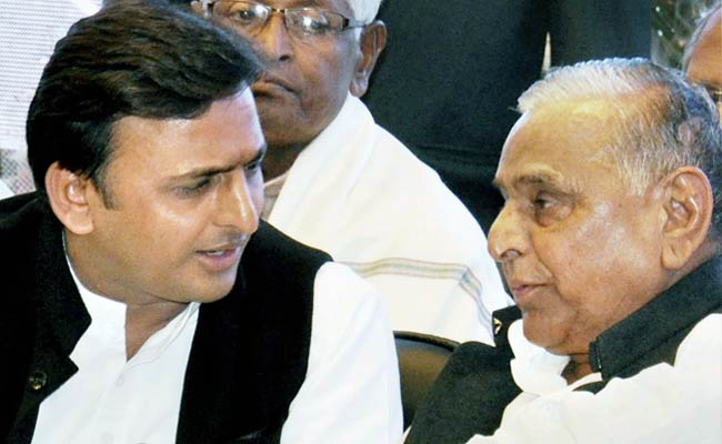Mulayam expels son Akhilesh, Ram Gopal from party for 6 years