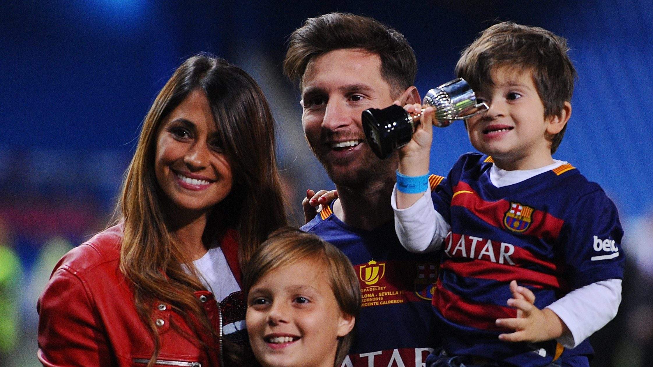 Messi to marry long time girlfriend: Reports