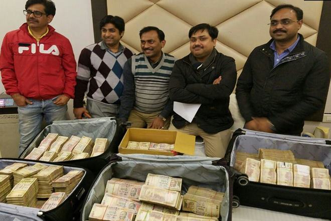 5 held in Delhi with over Rs 3 cr in banned currency