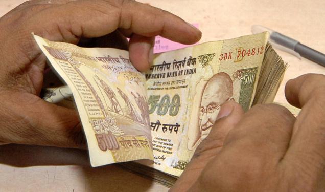 Old Rs 500 notes valid for petrol pumps, air tickets till Dec 2