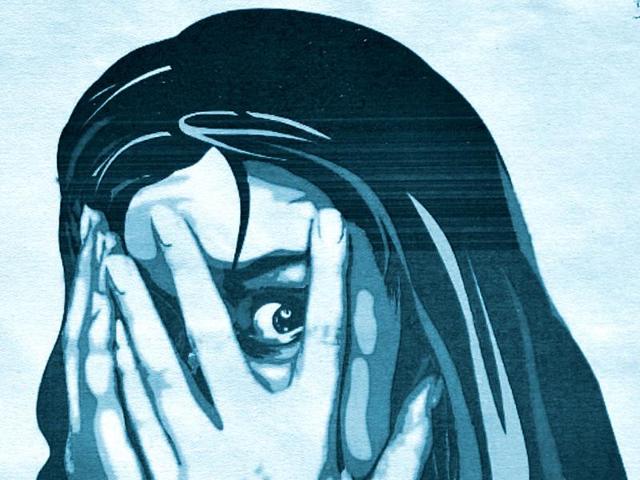 Woman injured in acid attack in Bengal
