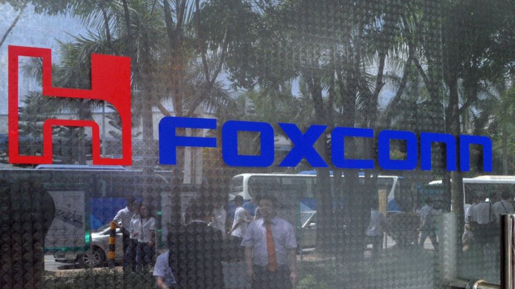 Foxconn, Apple to set up $7 bn manufacturing plant in US