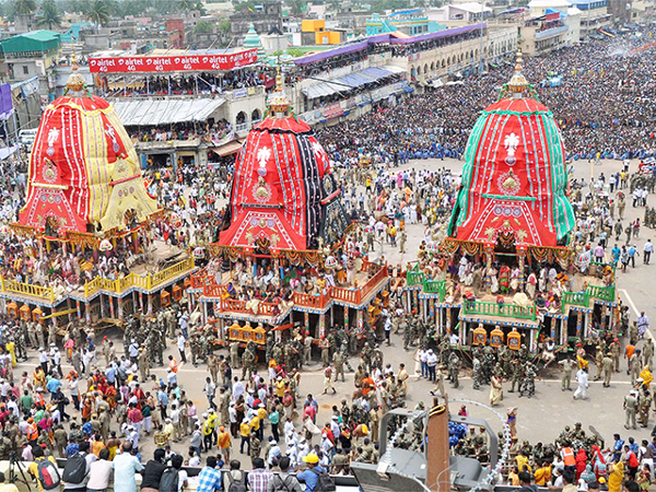 Thousands throng Jagannath temple