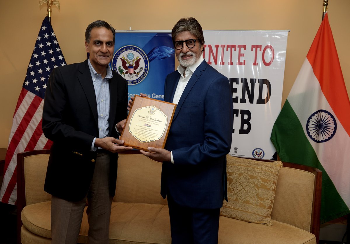 Amitabh gets US embassy award for fighting TB