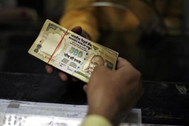 Woman strips after being unable to exchange old notes at RBI