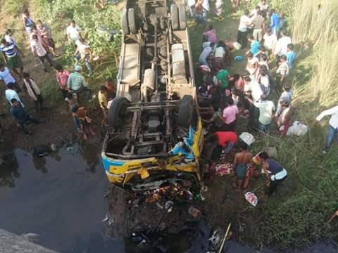 Five killed in Bengal bus accident