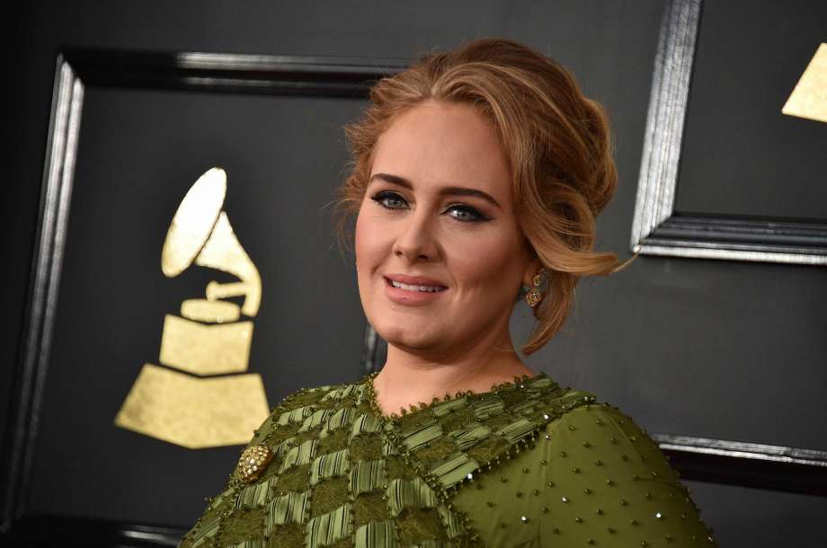 Adele kick-starts 59th Grammy Awards with ‘Hello’