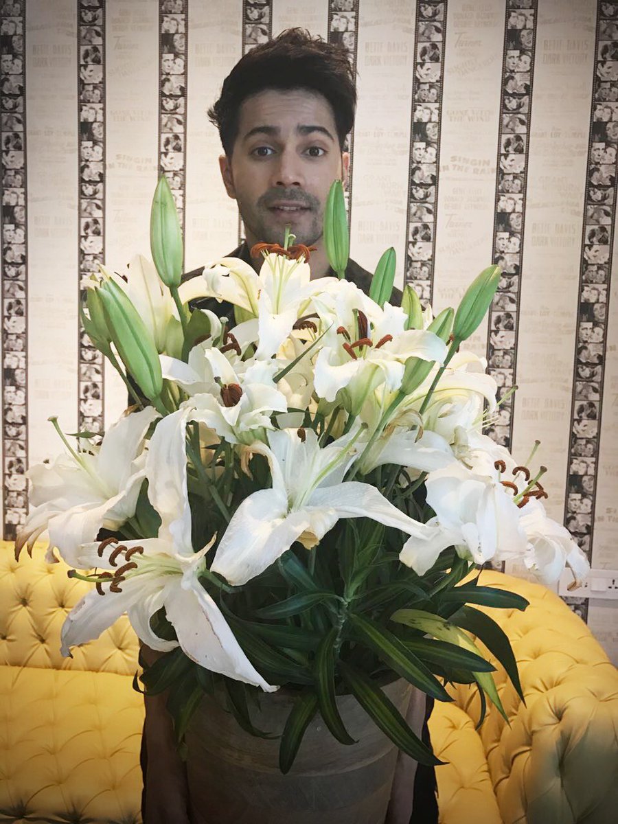 Varun Dhawan gets flowers for Alia Bhatt on V-Day