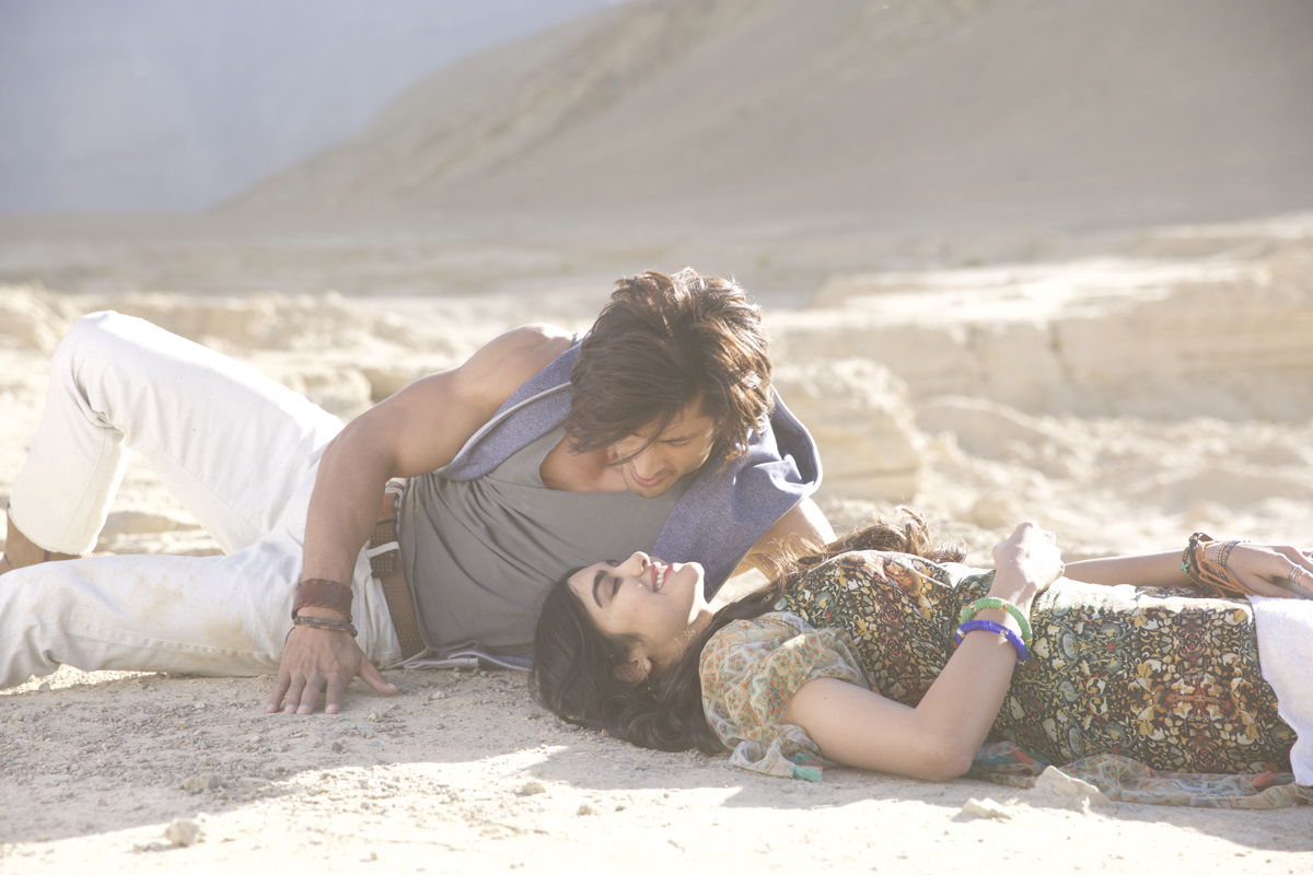 Vidyut and Adah romantic chemistry in ‘Tere Dil Mein’