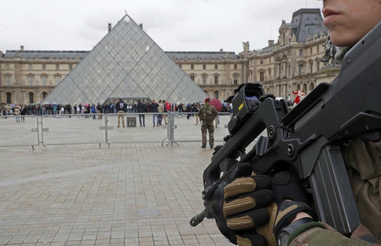 French soldier shoots attacker outside Louvre in Paris