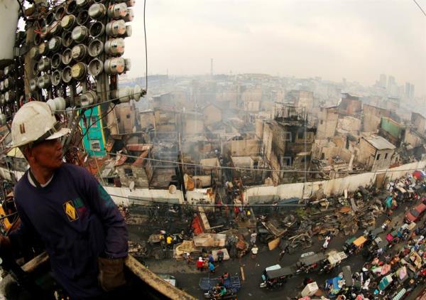 15,000 Philippines homeless after Manila fire