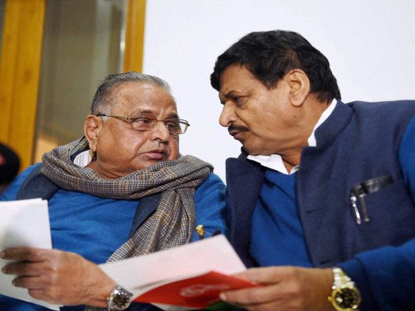 Mulayam to campaign for brother Shivpal first