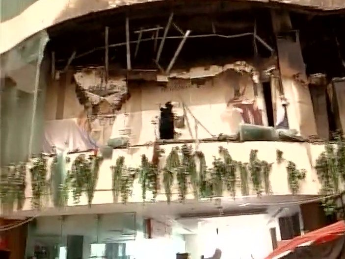Fire at Dhonis hotel in Delhi