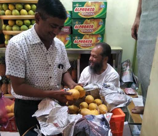 Fruit vendors promised not to use powder for ripe fruits