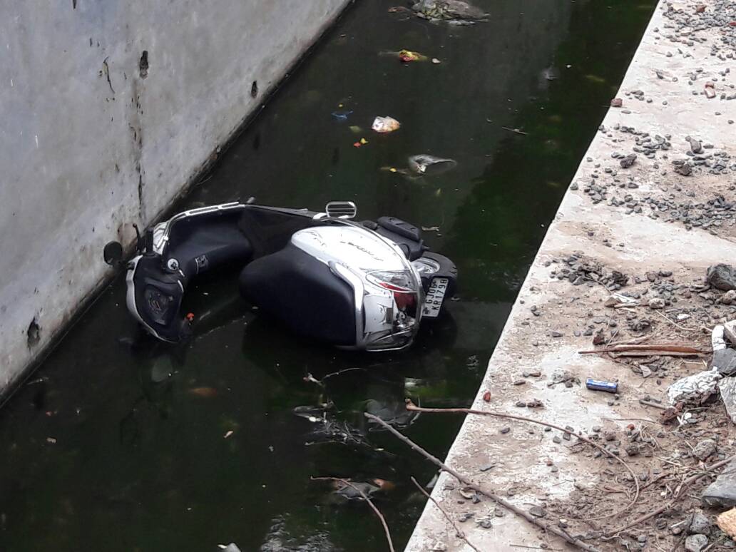 A girl fell inside storm water drain in Vadodara