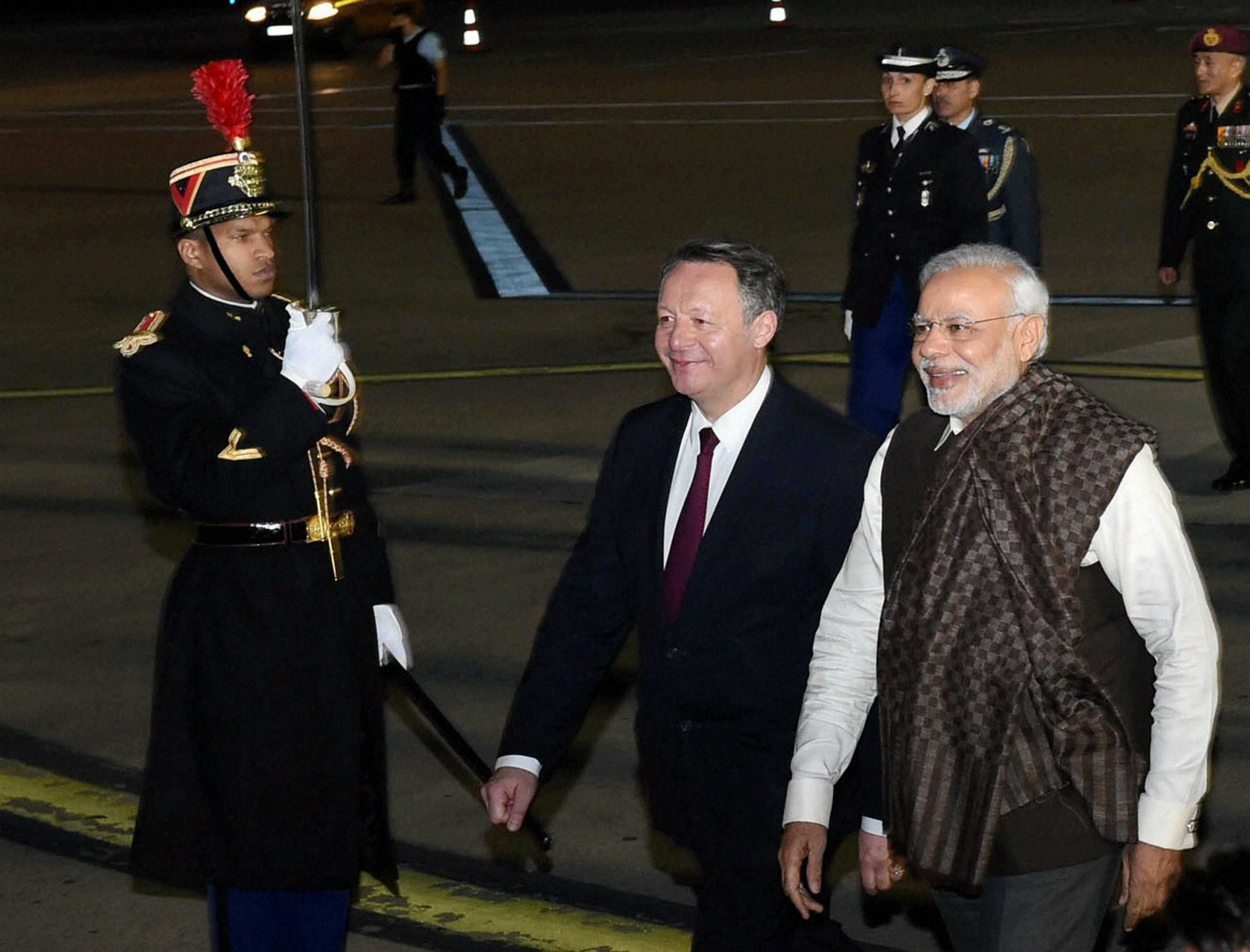 PM Narendra Modi arrives in Paris; to meet French President Macron