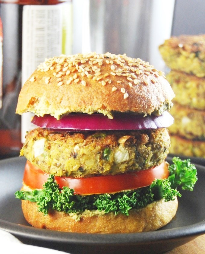 SPROUTED MUNG BEAN BURGER WITH MINT – CILANTRO CHUTNEY