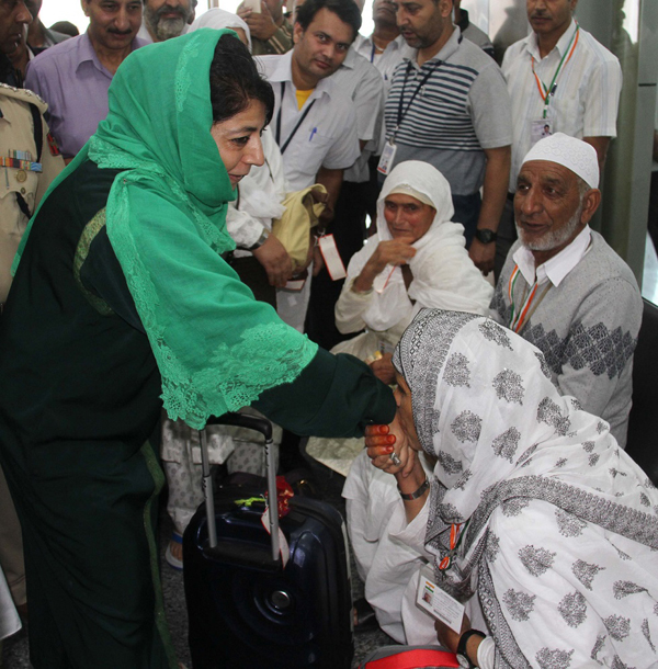 First Haj flight leaves Srinagar for Saudi Arabia