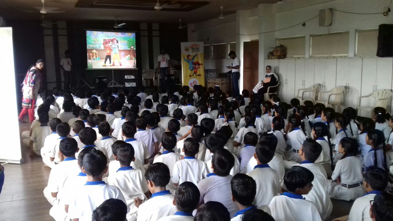 Students learn laughing tips in Vadodara