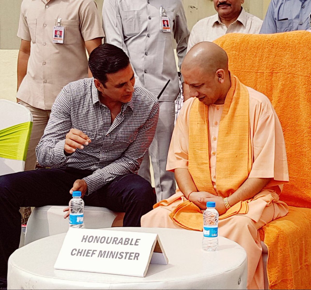 Akshay cleanliness drive in Lucknow with CM Yogi