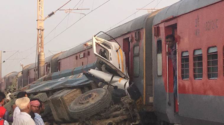 Kaifiyat Express derail in UP, 70 injured