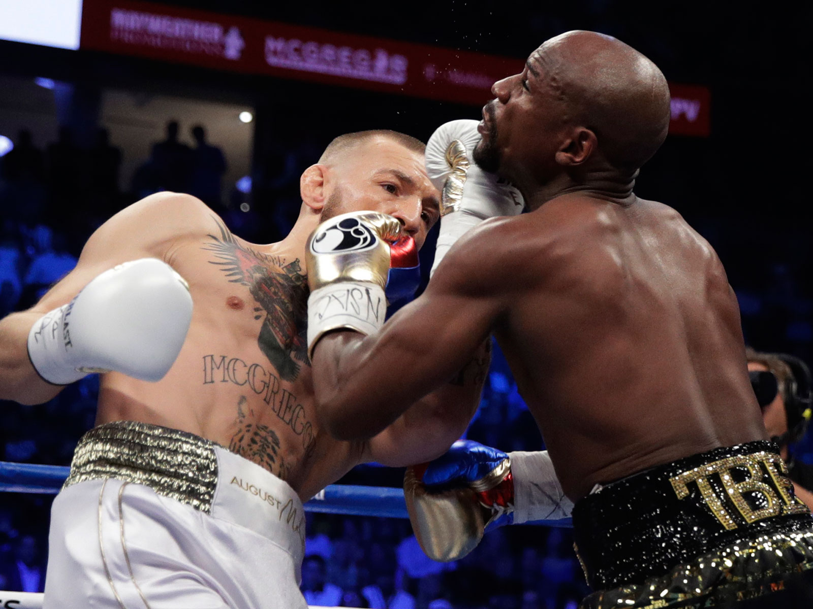 Undefeated Floyd Mayweather wins fight against Conor Mcgregor