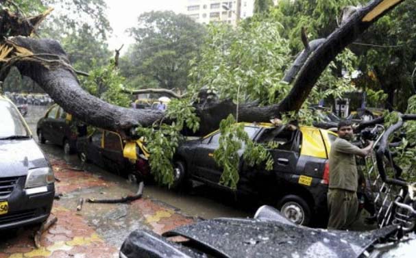 Heavy Rains lashed Mumbai, BMC issues Warning
