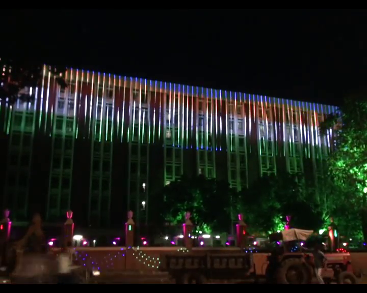 Government offices lighten up for 15th August
