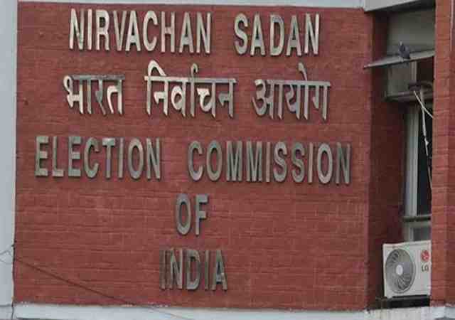 EC to announce poll dates for Gujarat, Himachal