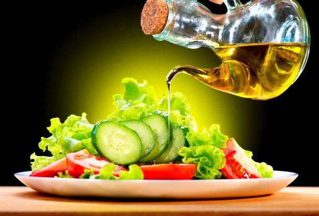Oil in salads may boost its nutritional benefits