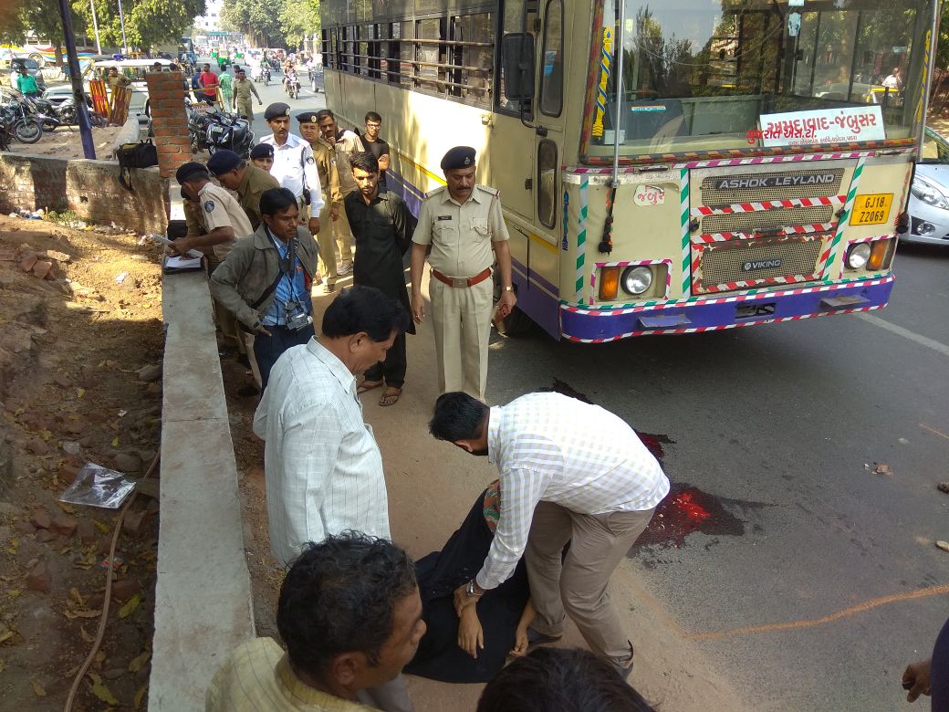 One died after knocked down by a ST bus in Vadodara