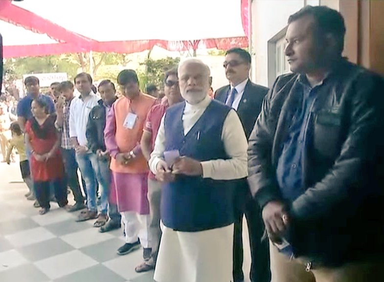PM Modi stood in line like a common man to vote