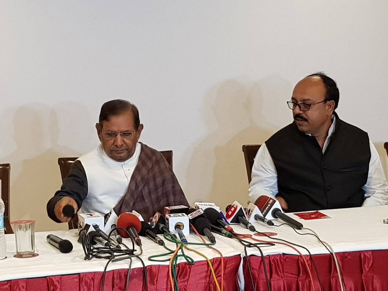 “I doubt on EVM machine being tampered and warn not to repeat in Gujarat – Sharad Yadav