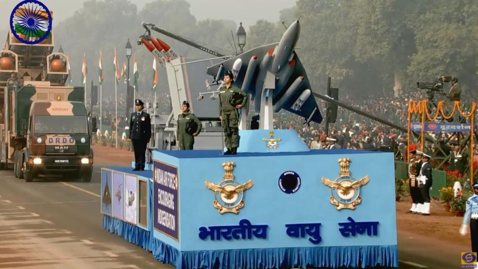 India displays military might, cultural prowess before 10 Asean chief guests