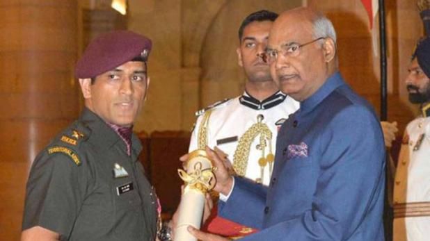 37 celebrities get Padma awards, In the dress of Lieutenant Colonel