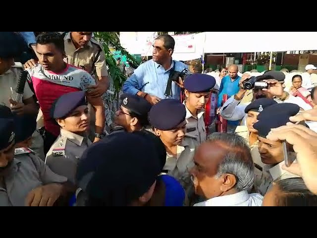 Clash between Dalits and police during garlanding of Dr. Ambedkar statue in Vadodara