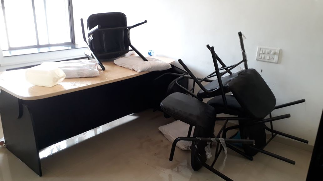 Residents of Anandvan society damage furniture inside ward office for getting polluted water