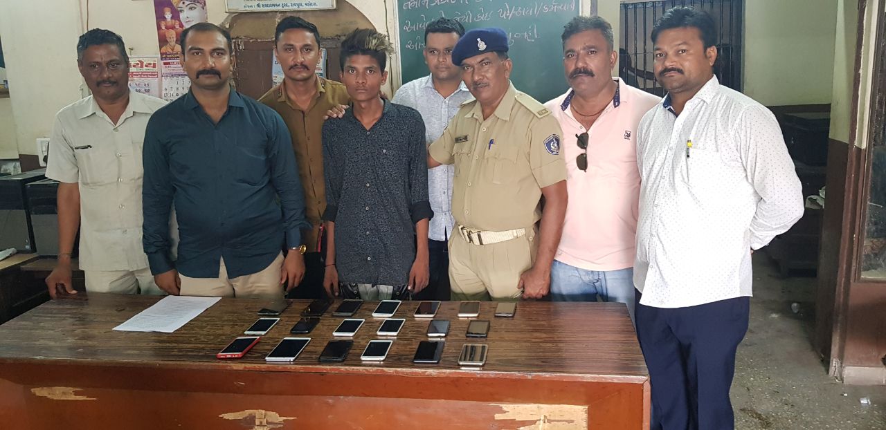 Police arrested one mobile thief with 19 stolen phones