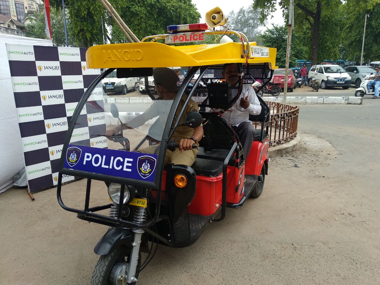 E Rickshaw launched by Vadodara police for patrolling