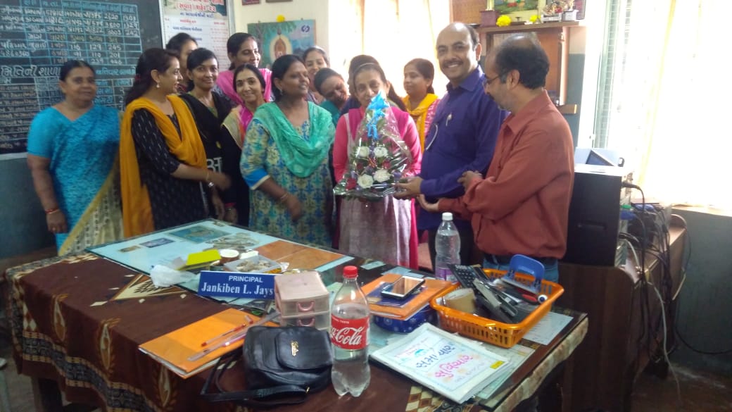 Corporation school teacher Geeta Chauhan selected as best teacher from Vadodara