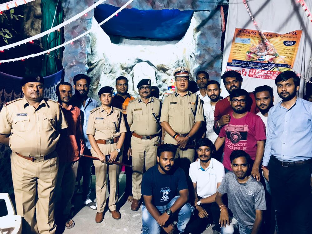 Vadodara police commissioner Anupam Singh Gehlot and team visited Pitambar Pole Yuvak Mandal