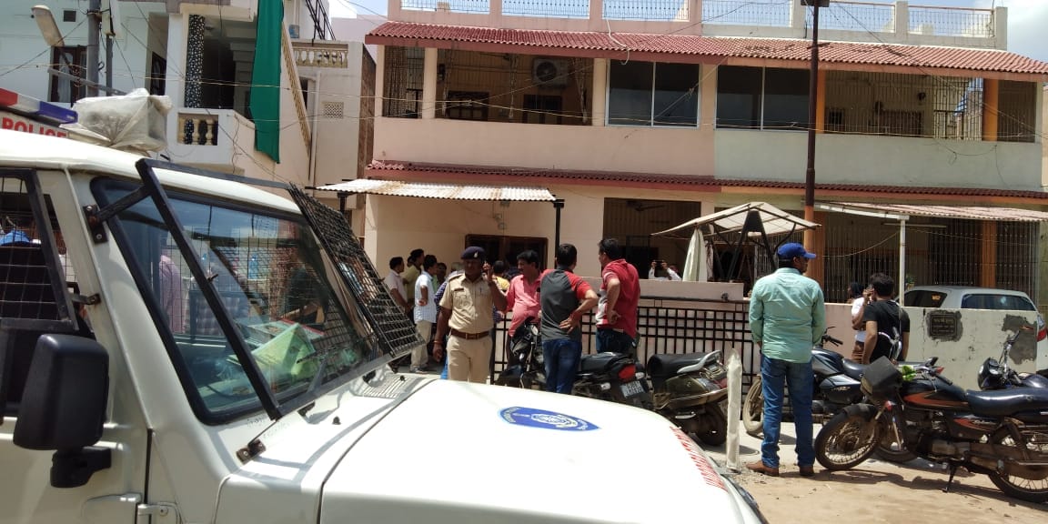 Unknown attacker killed a housewife in broad daylight in Vadodara