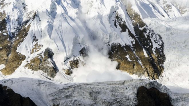Storm kills 9 climbers on Nepal mountain