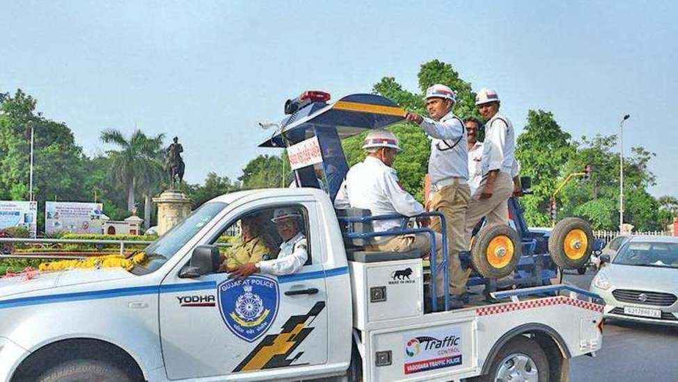 Vadodara traffic police collected heavy fines with their No parking drive
