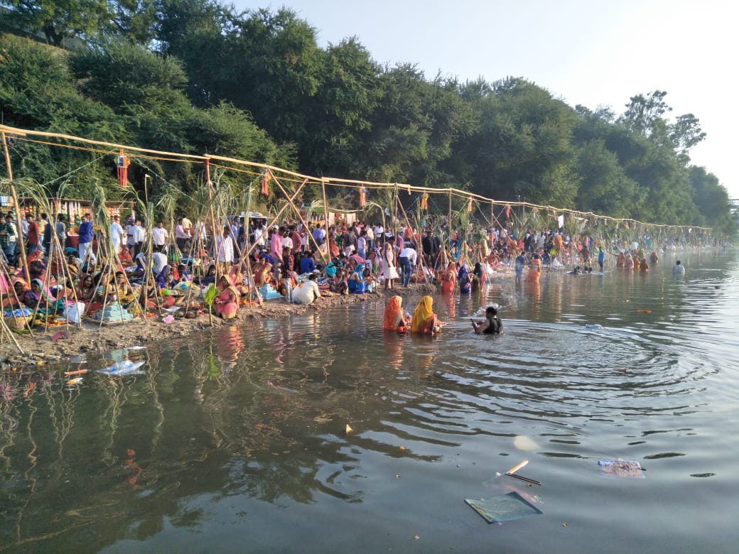 Hindi Vikas Manch celebrate Chhath Puja at Mahisagar river near Vasad
