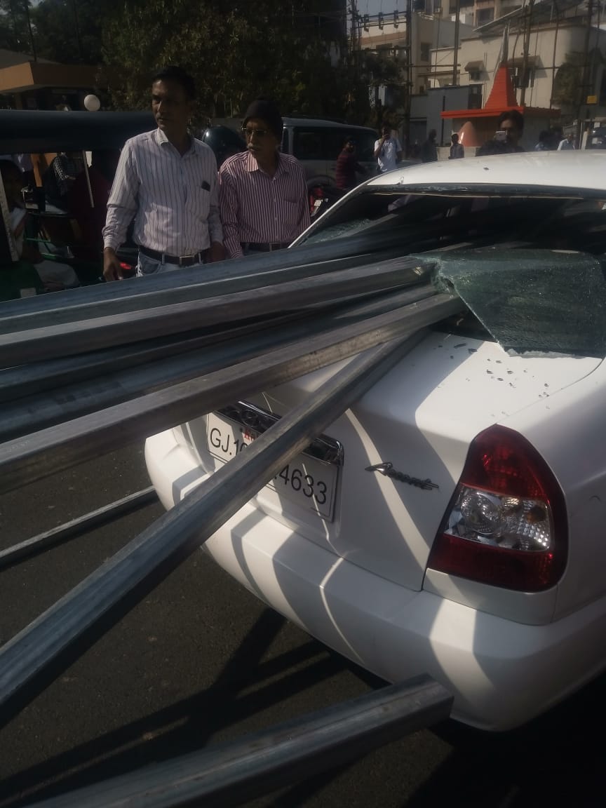 Couple injured after the angles from a tempo pierced inside their car