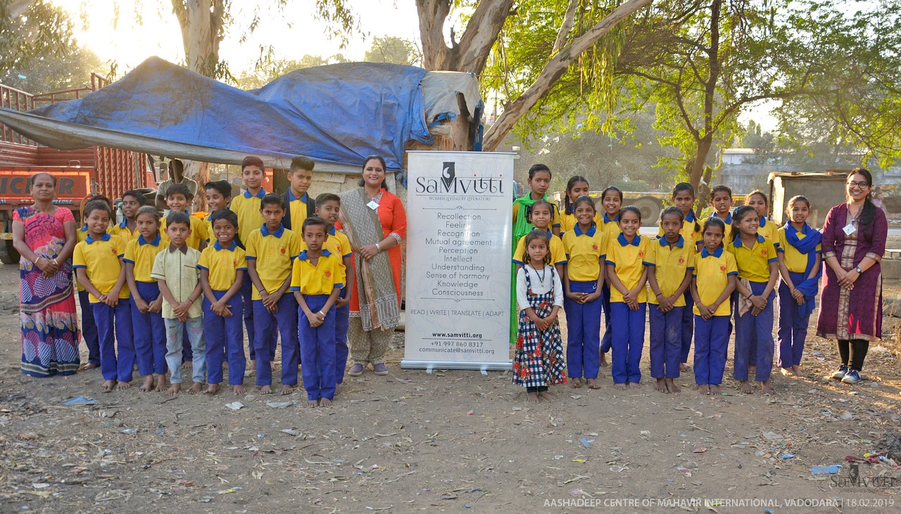 SahityaMitra Naina Parmar shared the story of child devotee Dhruva to boys and girls of Aashadeep Centre