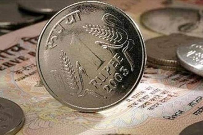 Rupee gains 13 paise to 71.32 vs dollar in early trade post RBI rate cut