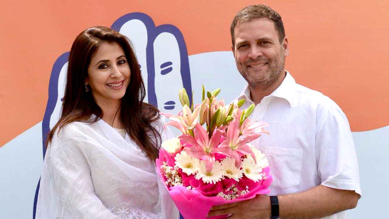 Bollywoods Rangila Girl to start her Political Career in Congress